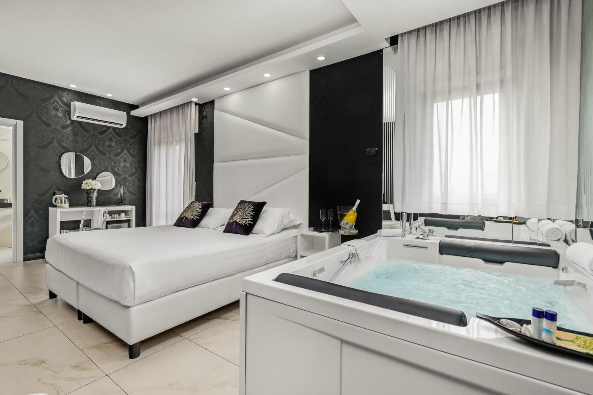 Reggia Suite Spa Hotel Касерта Екстериор снимка