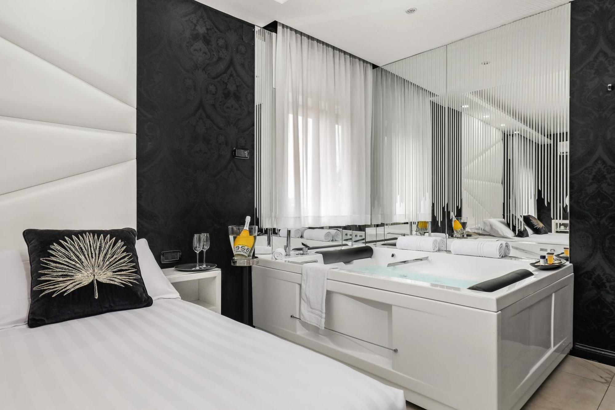 Reggia Suite Spa Hotel Касерта Екстериор снимка